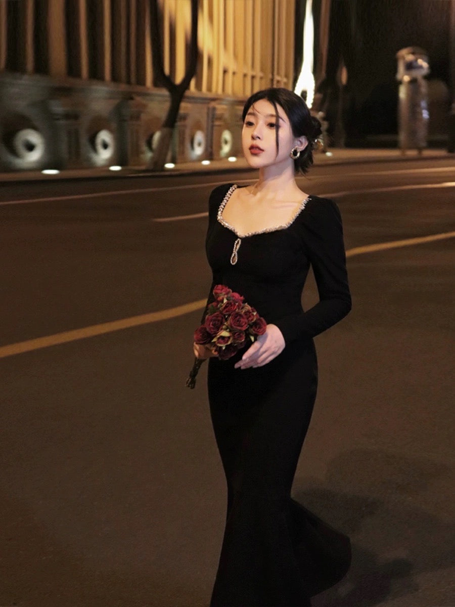 Thirteen and Little French Black Dress Women's Autumn Square Collar Slim Fit Hip Hepburn Style Knitted Mermaid Skirt