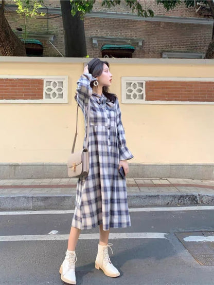 Early autumn maternity suit, plaid shirt, high-end maternity wear, spring and autumn fashionable mother Hepburn style dress two-piece set