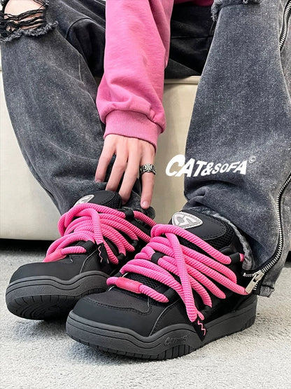 Cat & Sofa “Dreadlocks” Bread Sneakers 🥖👟 A niche retro street-style design with a chunky, cushioned feel for all-day comfort. Cool, bold, and easy to style—perfect for skating, casual fits, and everyday wear.