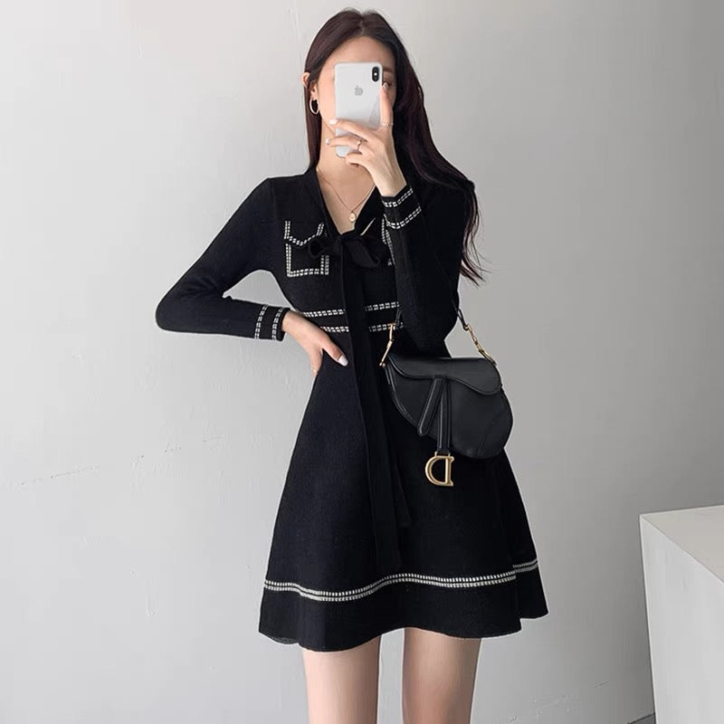 2023 new French Hepburn style little black dress with waist and bottom layer with sweater knitted dress for women in autumn and winter
