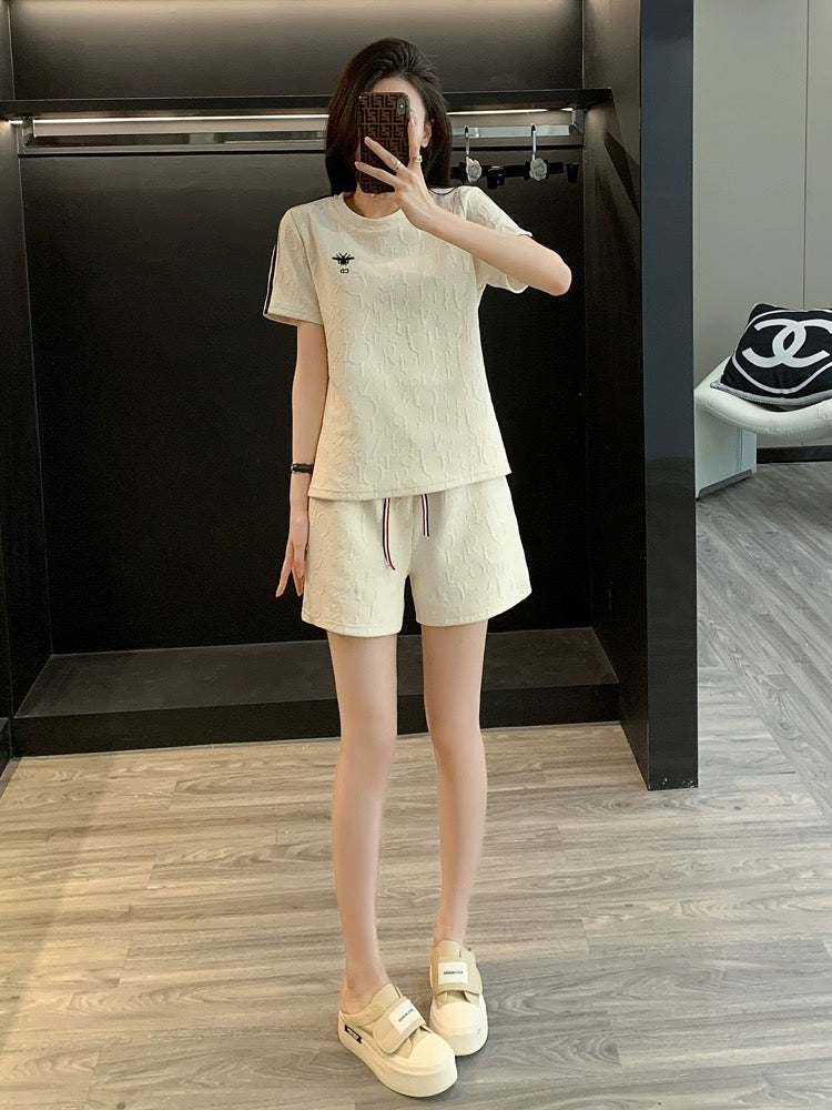 High-end sports casual suit for women, summer fashion, internet celebrity, short-sleeved shorts, two-piece set for small people, western style