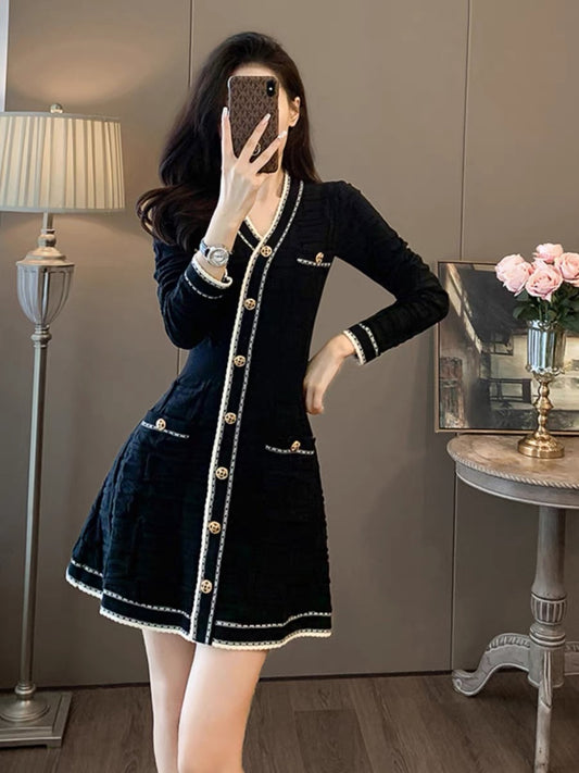 Fashionable casual temperament foreign style dress for women 2023 autumn new simple V-neck black long-sleeved waist skirt D5595