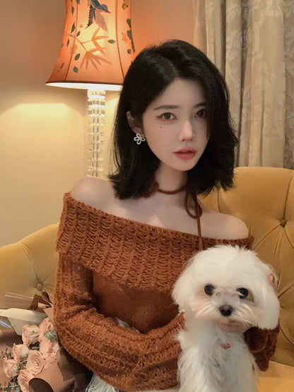 Qiu Rouyao Autumn new hollow pullover sweater retro long-sleeved niche lazy style one-shoulder sweater for women (B1912)