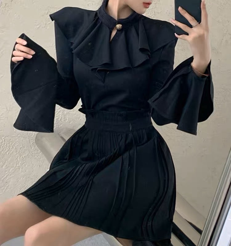 2023 spring and summer new French style retro design temperament black small fragrance skirt two-piece set fried street