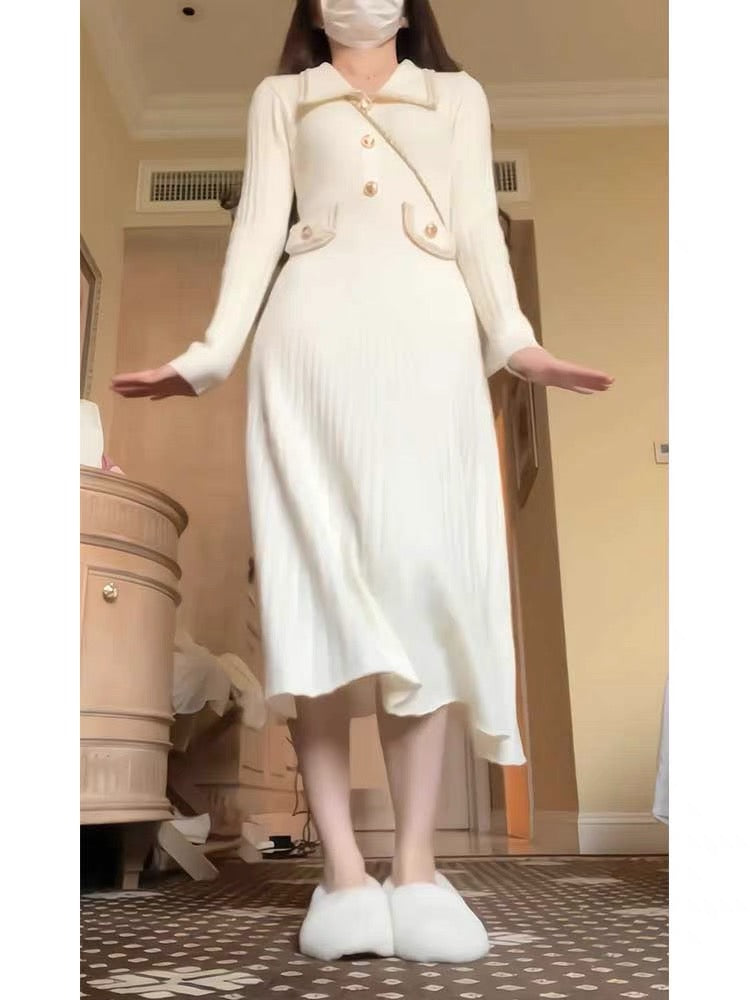 Small breasts wear a high-end, slim and elegant lady-goddess style gentle white knitted dress for autumn (V7711)