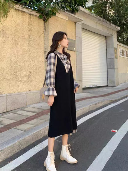 Early autumn maternity suit, plaid shirt, high-end maternity wear, spring and autumn fashionable mother Hepburn style dress two-piece set