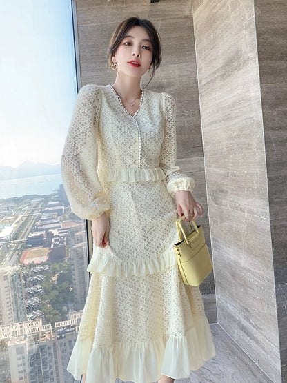 High-end temperament lace princess skirt 2023 autumn new women's light luxury French niche mid-length dress