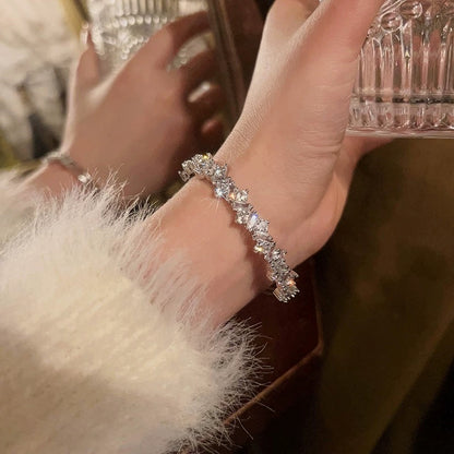 Gypsophila~Light luxury, sparkling and broken, irregular diamond-encrusted zircon high-end exquisite bracelet with open design.