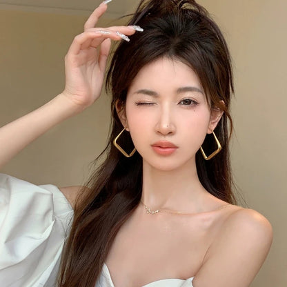 Earrings 2023 new trendy light luxury high-end European and American exaggerated diamond-shaped earrings Internet celebrity women's big earrings