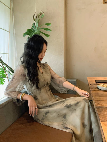 Ren Xiaoyi's new Chinese style green printed waist dress niche design 2023 new drape holiday style skirt