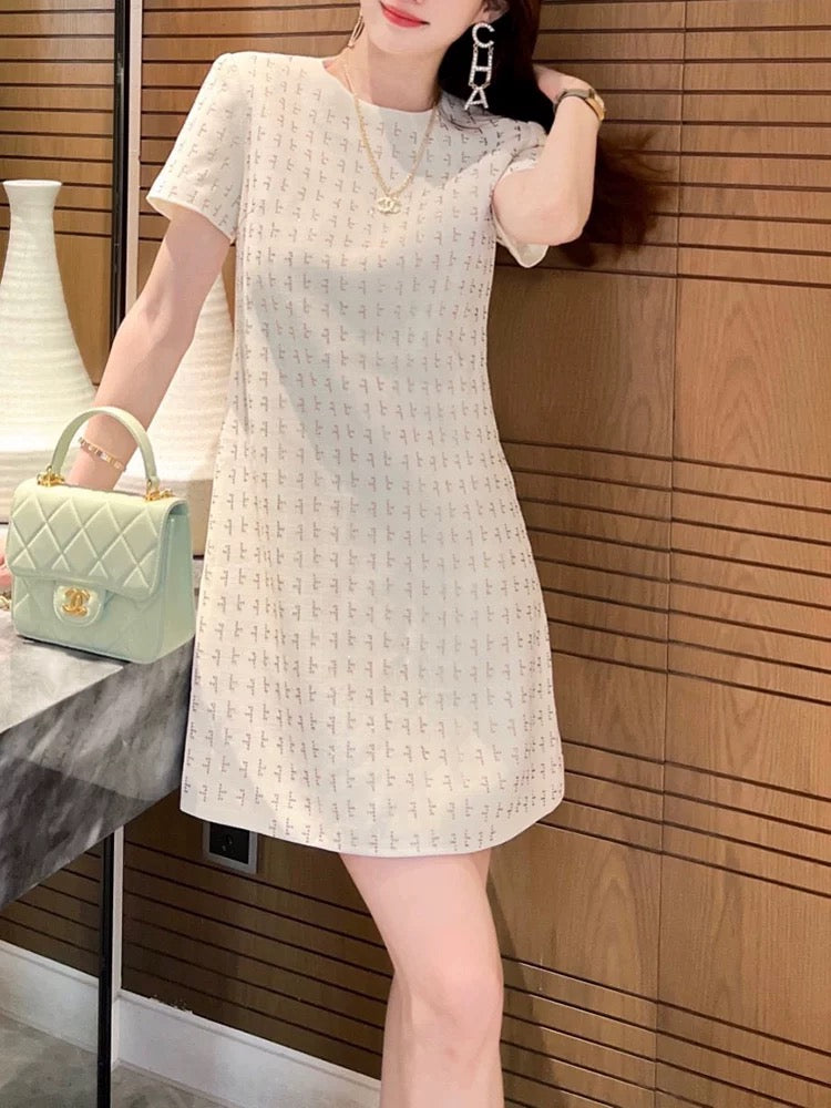2023 new summer style high-end socialite temperament small fragrance heavy industry hot diamond short-sleeved slimming A-line dress to reduce age