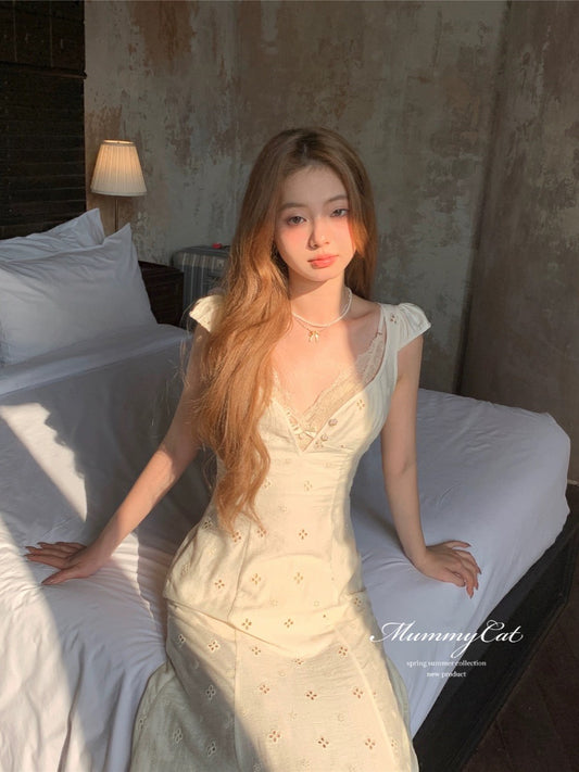 Mummy Cat Lays Eggs [Southern France Holiday] French Retro Hollow Heavy Embroidery V-Neck Dress