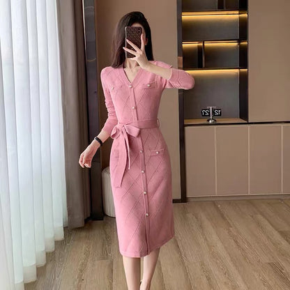 Xiaoxiangfeng French pink knitted dress 2023 new high-end slim temperament long-sleeved skirt for women autumn and winter
