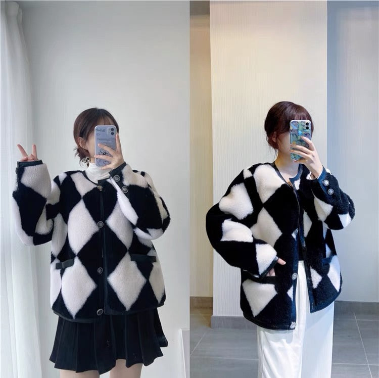 Haining Fur 2023 new checkerboard style young lamb fur all-in-one leather collar cardigan jacket T3461