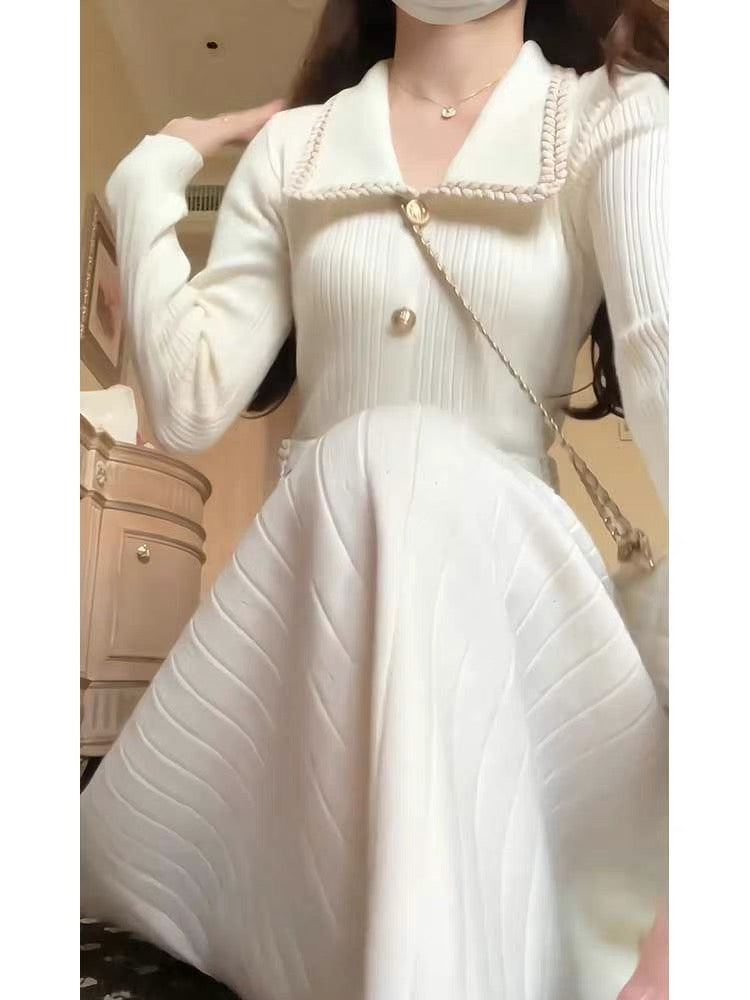 Small breasts wear a high-end, slim and elegant lady-goddess style gentle white knitted dress for autumn (V7711)