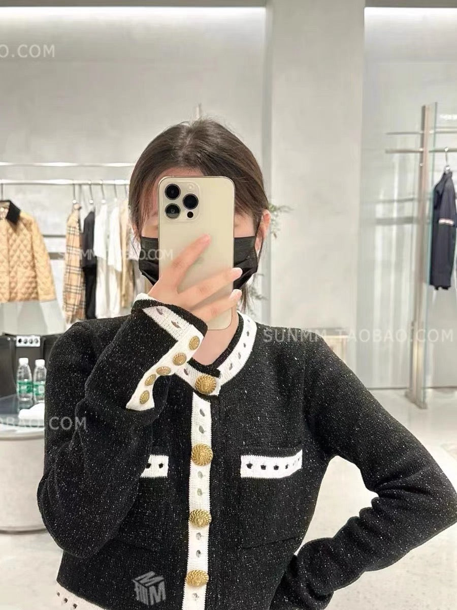Buyer store 23 early autumn high-end niche black and white contrasting metal buckle Hepburn style French retro short cardigan sweater