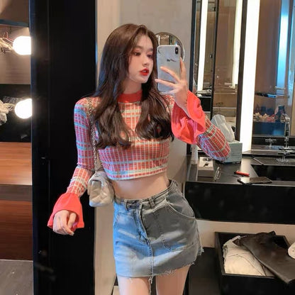 Early spring 2023 new retro contrast color long-sleeved slim T-shirt bell-sleeved short navel-baring bottoming shirt tops for women