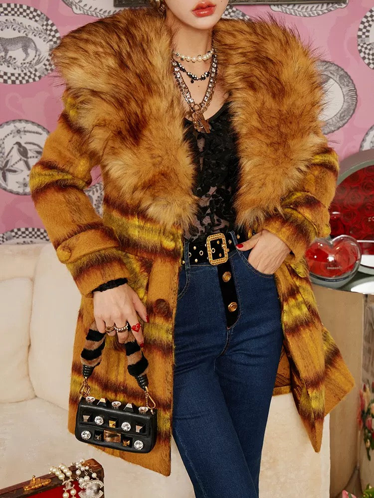 Sun Yuer, daughter of an earl, eco-friendly large fur collar, high-definition wool-like positioning plaid material, waist-cinching quilted long coat