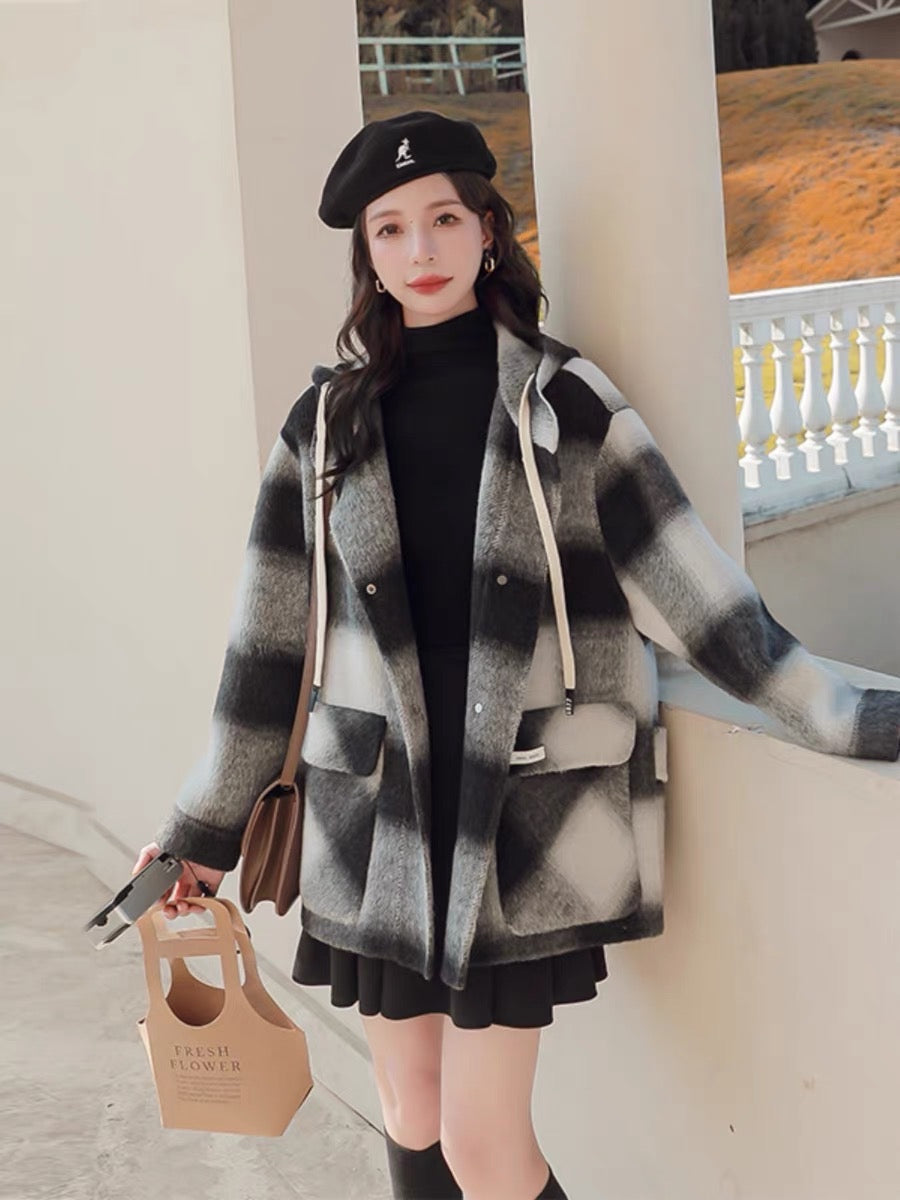 Short hooded coat double-sided cashmere women's 2023 new black and white plaid woolen coat women's autumn and winter high-end sense