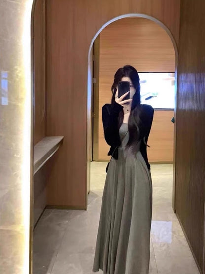 Autumn women's 2023 new black knitted cardigan top gray suspender dress two-piece suit light and familiar Yujie