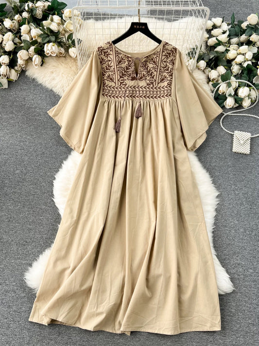Plus size women's clothing 2024 spring new retro heavy embroidery long loose belly-covering slimming holiday dress