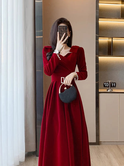 Winter new style French retro fashion temperament high-end Hepburn style velvet banquet dress burgundy dress