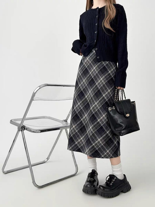 Plus size fat mm American retro plaid hip skirt for women in autumn and winter slimming A-line mid-length slightly fat skirt A3357