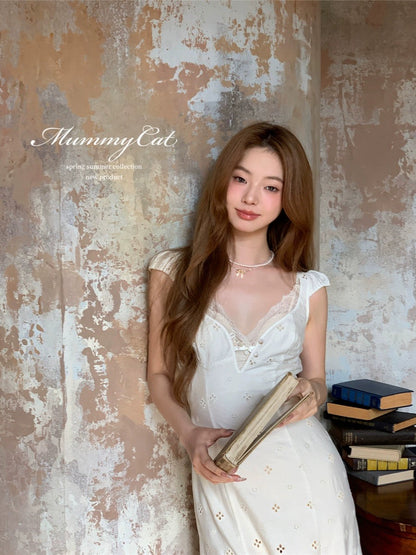 Mummy Cat Lays Eggs [Southern France Holiday] French Retro Hollow Heavy Embroidery V-Neck Dress