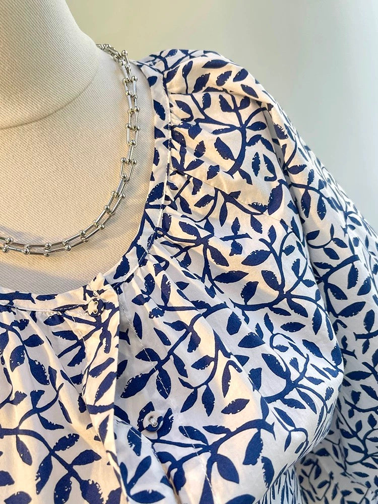 The last wave of new styles in summer~ French style small lantern sleeves half-sleeved cotton shirt with printed round neck and puffy three-quarter sleeves for women