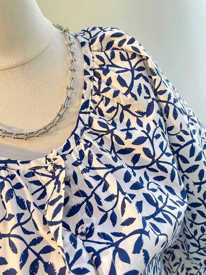 The last wave of new styles in summer~ French style small lantern sleeves half-sleeved cotton shirt with printed round neck and puffy three-quarter sleeves for women