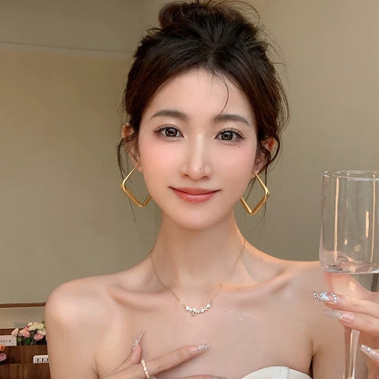 Earrings 2023 new trendy light luxury high-end European and American exaggerated diamond-shaped earrings Internet celebrity women's big earrings