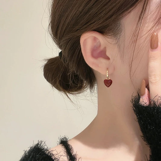 Beautiful burgundy double-sided love earrings for women, autumn and winter niche design red earrings, ear studs, ear buckles, temperament earrings