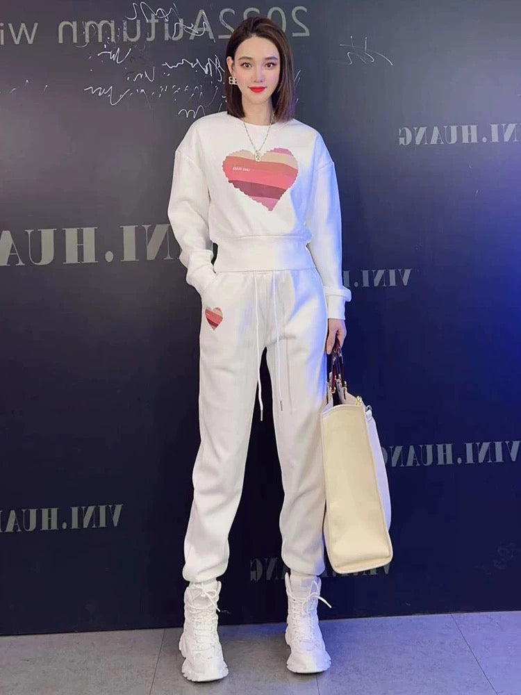 White high-end age-reducing sports and leisure suits for women, spring and autumn new fashionable European style street sweatshirt two-piece set