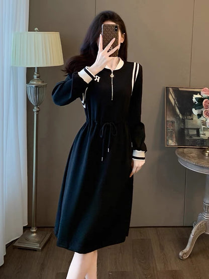 Fashionable Casual Western Dress 2023 Autumn and Winter New Zipper Collar Black and White Contrast Color Adjustable Drawstring Skirt for Women D5594