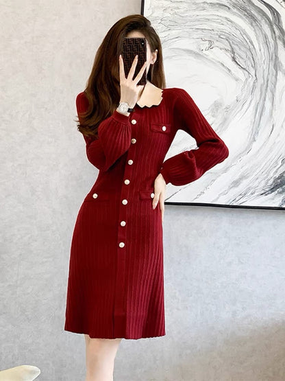 High-end retro burgundy baby doll collar dress for women, autumn and winter French tea break waist slimming knitted skirt D7796