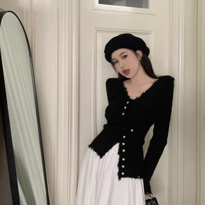 Pure desire design V-neck sweater for women in the spring season, sweet and hot girl inner layering shirt, short sweater, chic top