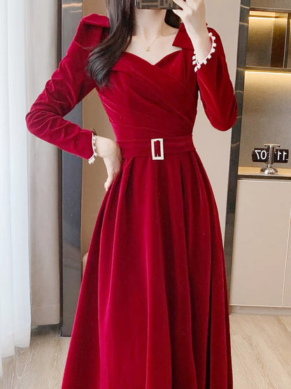 Winter new style French retro fashion temperament high-end Hepburn style velvet banquet dress burgundy dress