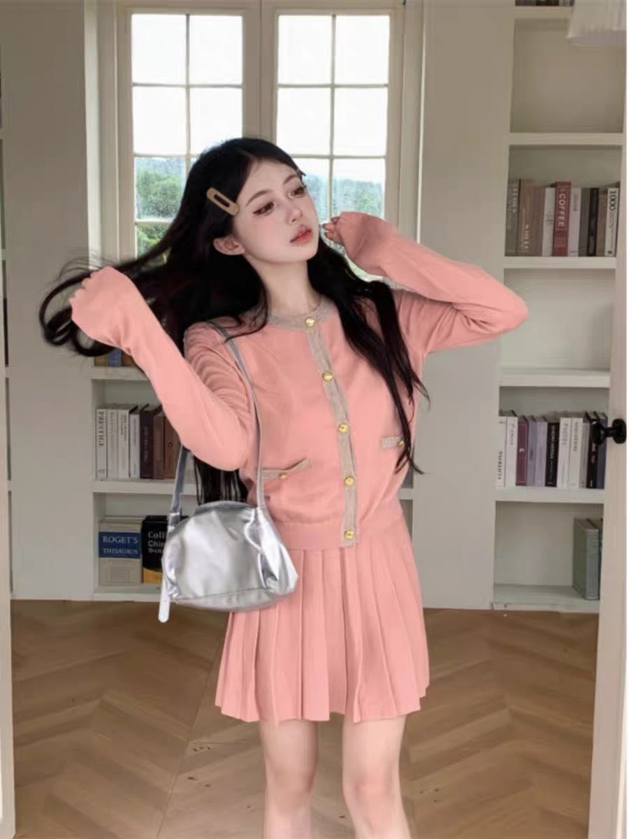 kumikumi fashion suit contrasting color long-sleeved sweater women's autumn high-waisted pleated skirt and short skirt two-piece set (D6668)