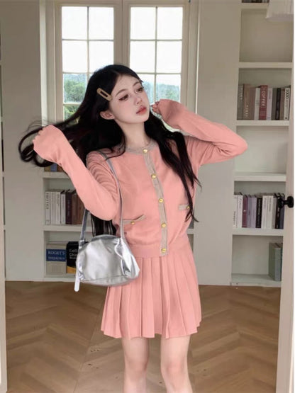 kumikumi fashion suit contrasting color long-sleeved sweater women's autumn high-waisted pleated skirt and short skirt two-piece set (D6668)