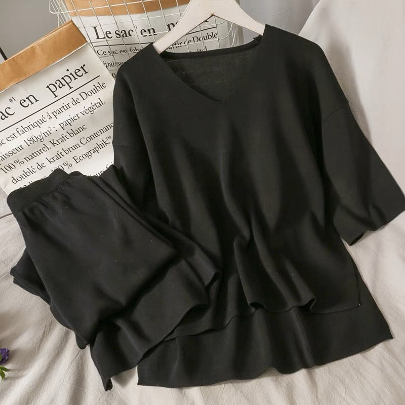 2023 new style V-neck half-sleeved front and back long loose knitted sweater for women with elastic waist slimming and drapey wide-leg pants suit