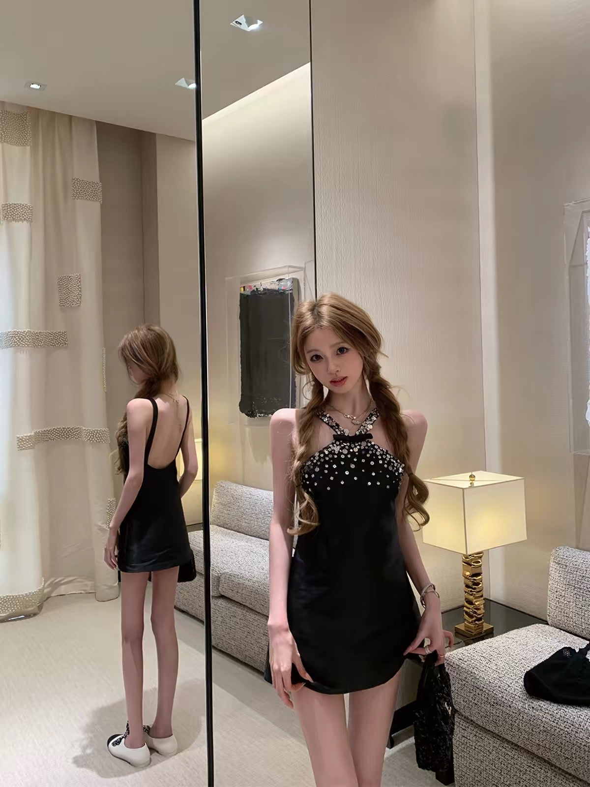 Your Llan [London Heartbeat] – Romantic & Elegant Open-Back Dress with Elaborate Sequin & Bead Embellishments (Available in Two Colors)