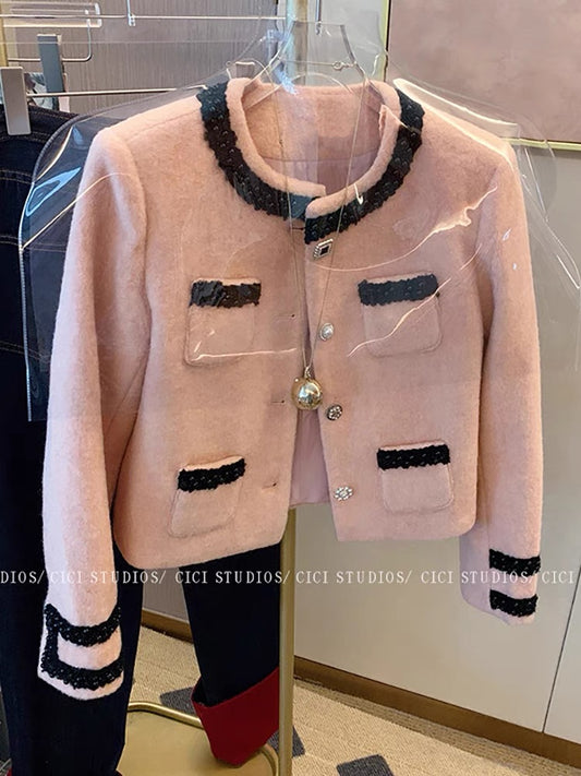 Xiaoxiangfeng pink beaded round neck short coat for women autumn and winter 2023 new design sense of socialite age-reducing temperament top