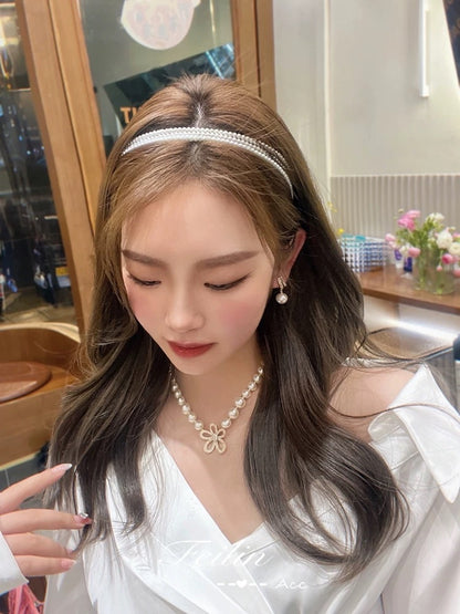 Pearl Earrings Women's Autumn and Winter Unique Earrings 2023 New Trendy Niche Design High-end Light Luxurious Temperament Earrings