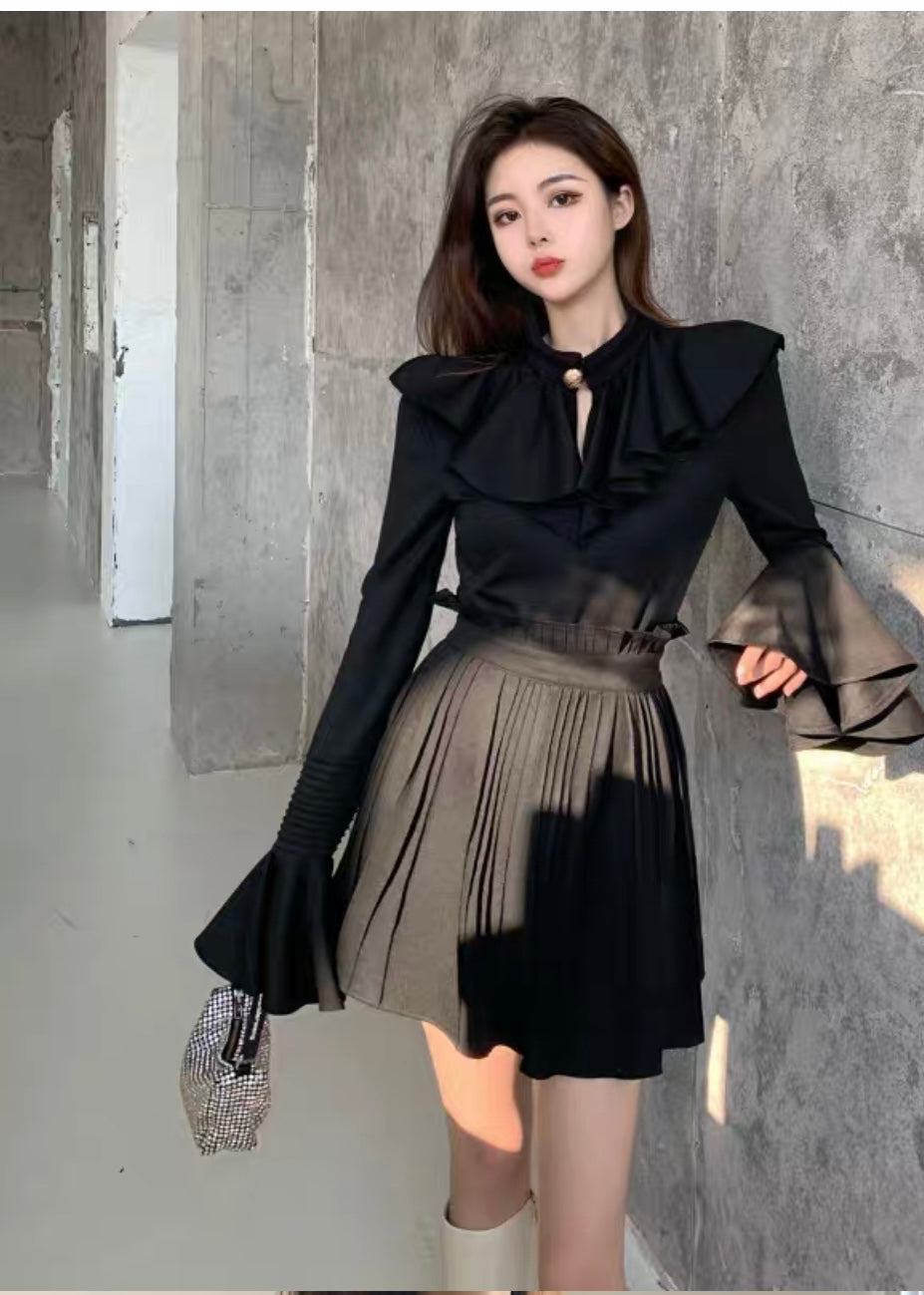 2023 spring and summer new French style retro design temperament black small fragrance skirt two-piece set fried street