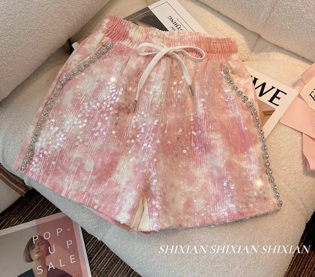 Xiaoxiangfeng pink denim shorts women's summer design sense heavy industry diamond chain sequins high waist loose casual hot pants trend