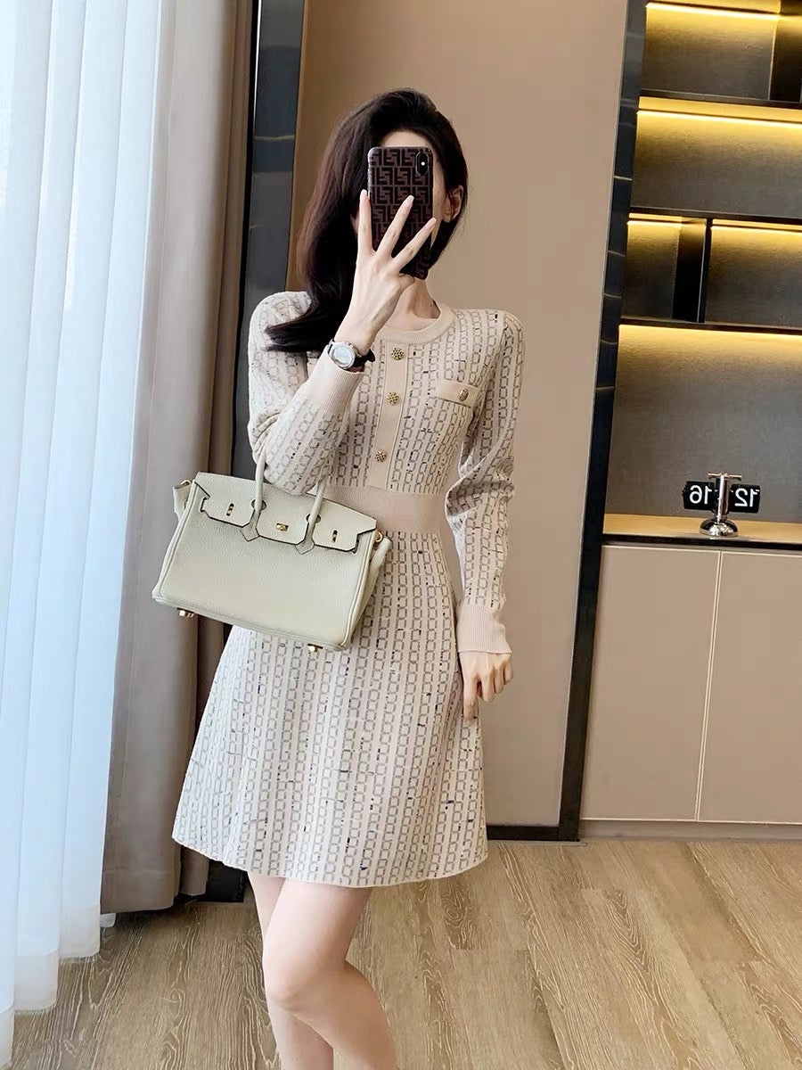 Xiaoxiangfeng knitted dress 2023 autumn new fashion women's long-sleeved bottoming slim A-line sweater skirt (B8911)