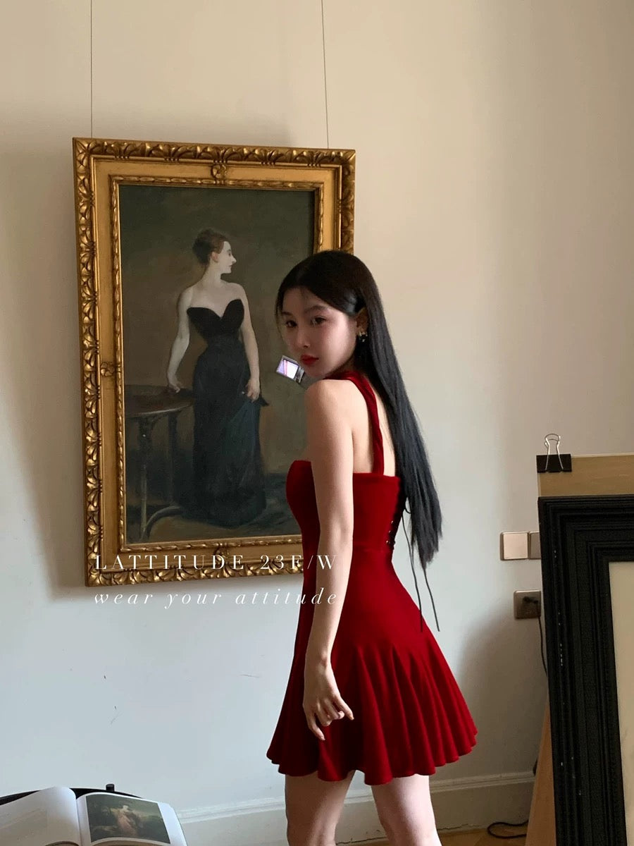 LATTITUDE/Yang Xiaolu Christmas Special Simulated Silk Red Velvet Halter Neck Back Strap Fishbone Dress