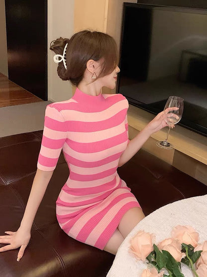 Sexy big backless knitted dress for women in autumn and winter new French lady style temperament slim and stunning hip skirt