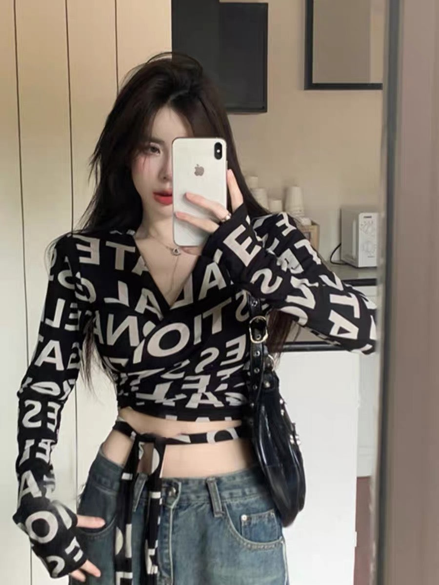 Autumn American retro hottie style sexy short v-neck top for women with navel-baring design, strappy chic long-sleeved T-shirt