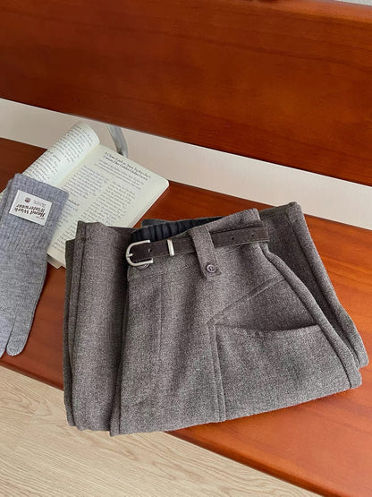 Women's Japanese/Korean-style retro "Old Money" aesthetic wool-blend wide-leg trousers—a chic, relaxed, and stylish straight-leg casual pant for autumn and winter.